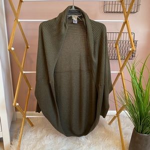 Half sleeve cardigan